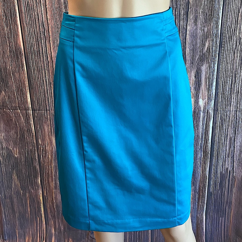 Worthington NWT size 4 electric blue business casual pencil skirt